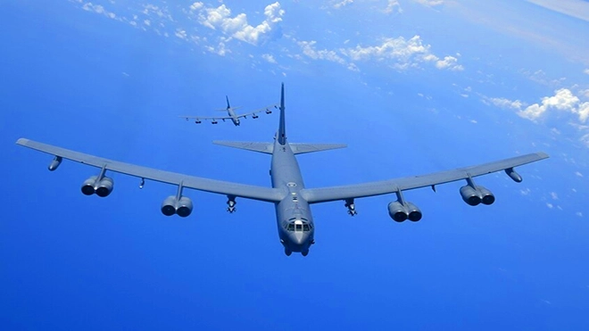 قاذفتان استراتيجيتان أمريكيتان B-52H تتجهان إلى المحيط الهندي